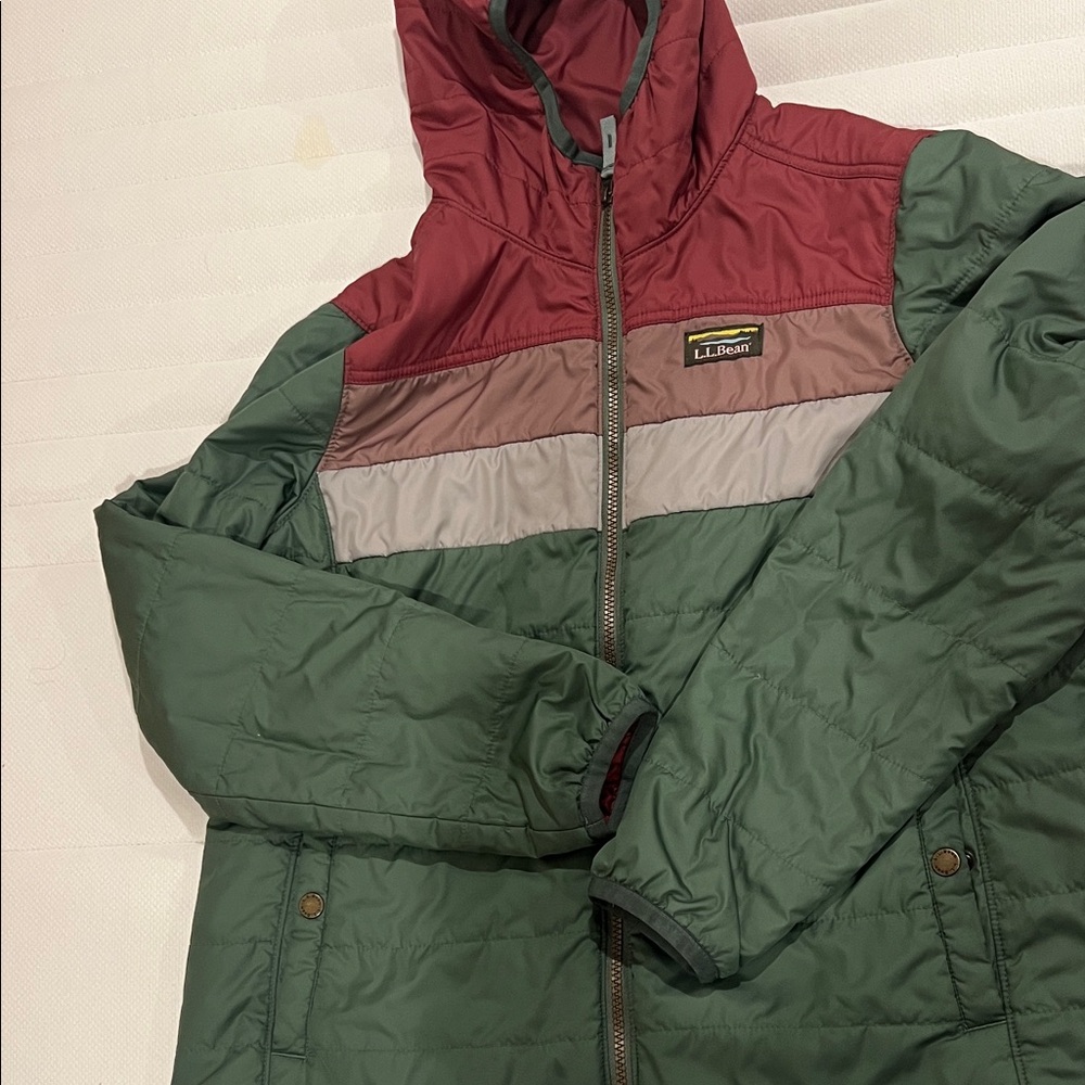 L.L. Bean Two-Tone Hooded Jacket in Green and Burgundy